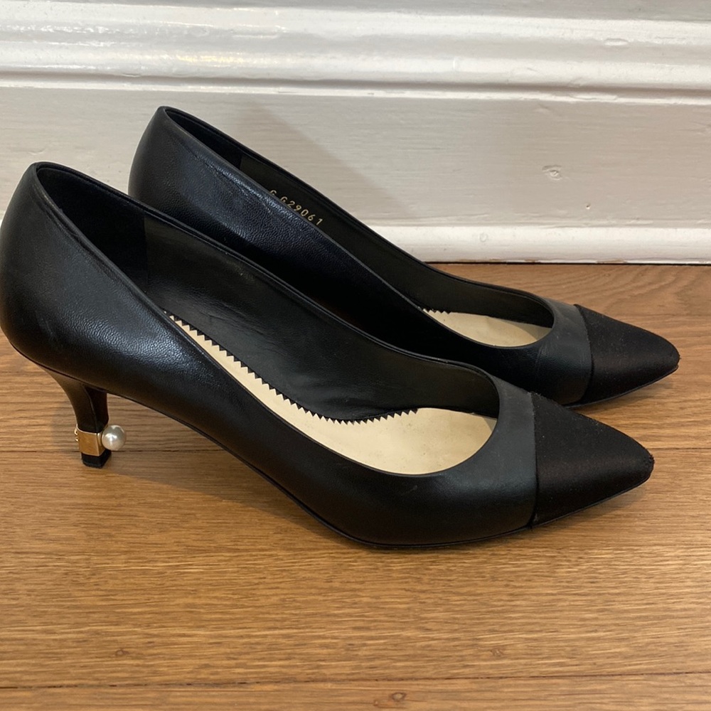 Chanel Point Toe Kitten Heel Pumps with Pearl detail 100% Authentic.